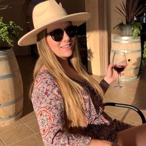 Meet your Posher, Mary ellen